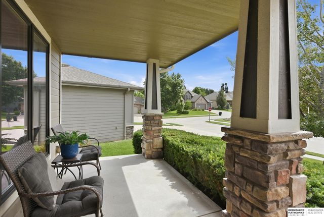 1006 S 197th Circle, Elkhorn, NE 68022