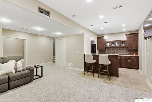 1006 S 197th Circle, Elkhorn, NE 68022