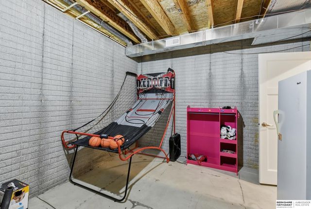 1006 S 197th Circle, Elkhorn, NE 68022