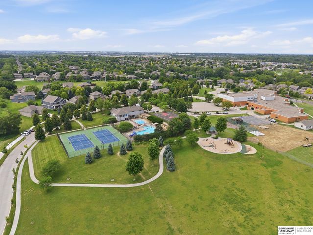 1006 S 197th Circle, Elkhorn, NE 68022