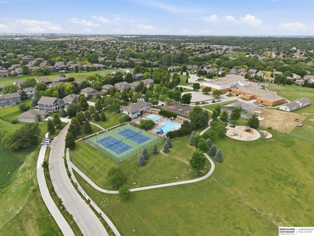 1006 S 197th Circle, Elkhorn, NE 68022