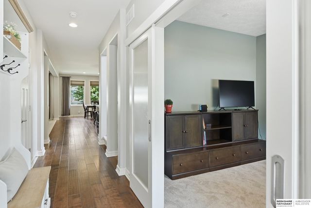 1006 S 197th Circle, Elkhorn, NE 68022