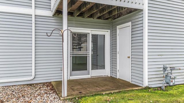 1313 WITTMANN PARK LANE, Menasha, WI 54952