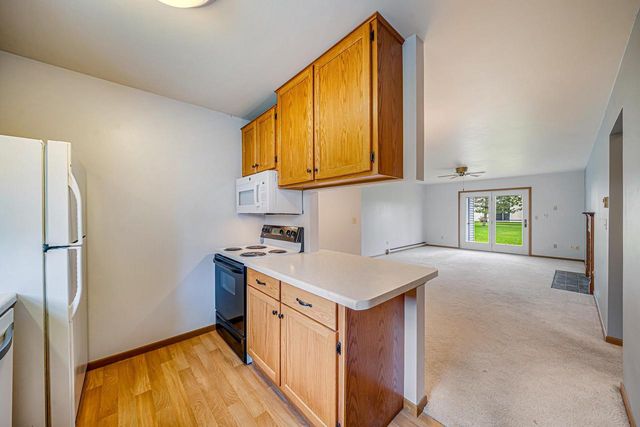 1313 WITTMANN PARK LANE, Menasha, WI 54952