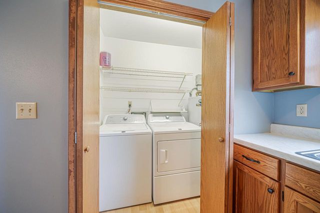 1313 WITTMANN PARK LANE, Menasha, WI 54952