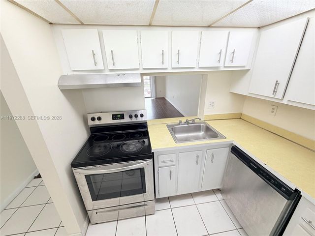 2800 NW 56th Avenue F403, Lauderhill, FL 33313