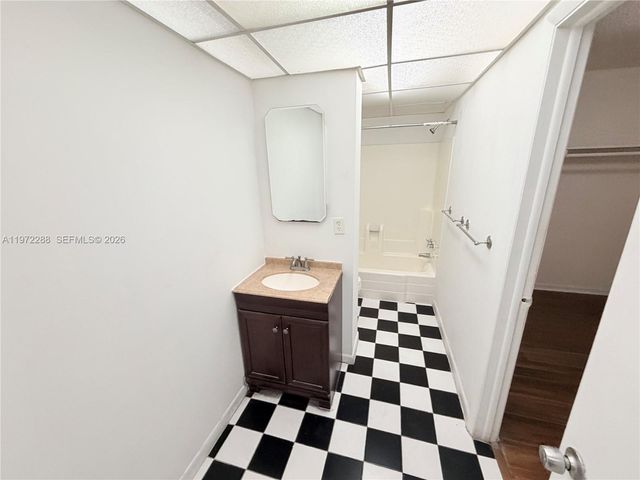 2800 NW 56th Avenue F403, Lauderhill, FL 33313