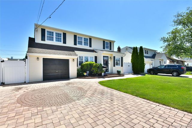 3680 Stokes Avenue, Bethpage, NY 11714