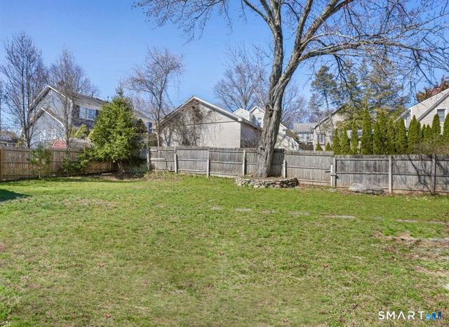 709 Tunxis Hill Road, Fairfield, CT 06824