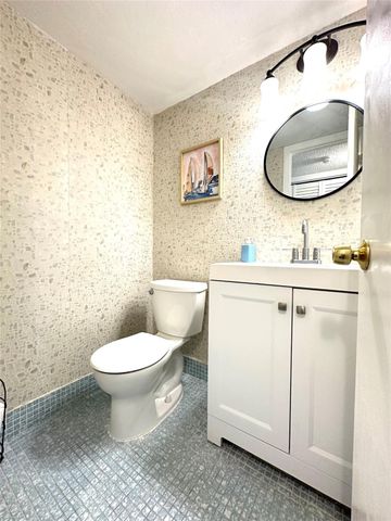 131 Oakridge J 131, Deerfield Beach, FL 33442