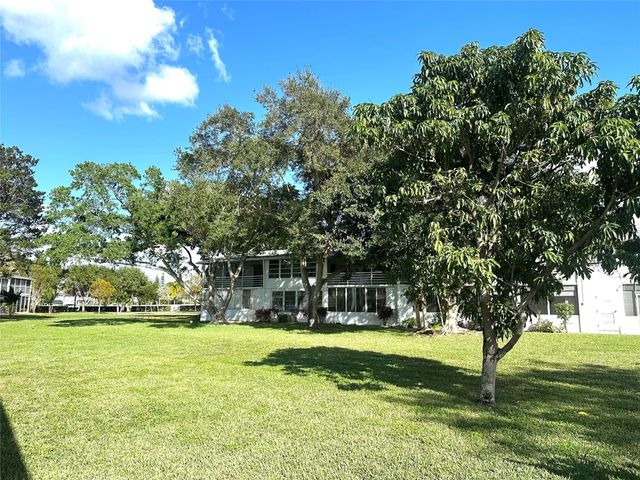 131 Oakridge J 131, Deerfield Beach, FL 33442