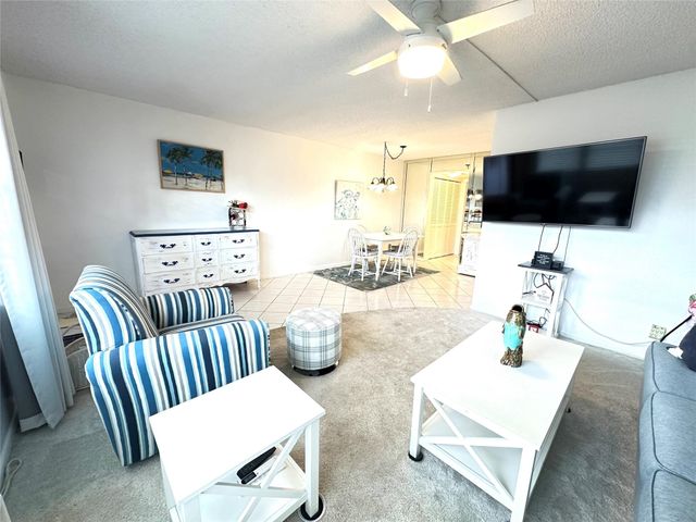 131 Oakridge J 131, Deerfield Beach, FL 33442