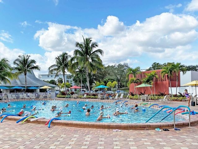 131 Oakridge J 131, Deerfield Beach, FL 33442