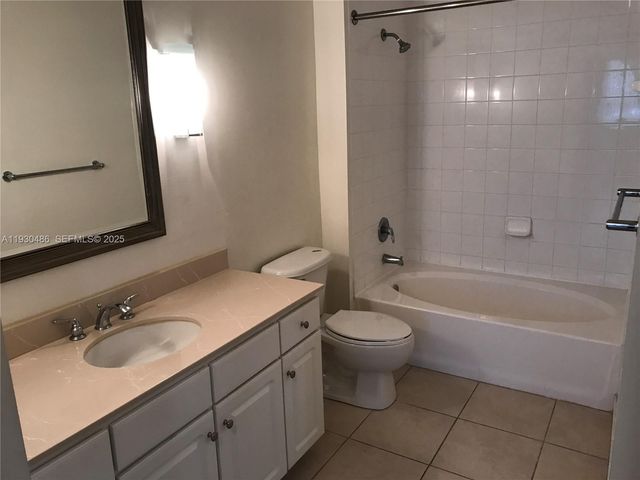 2001 Biscayne Blvd 2405, Miami, FL 33137