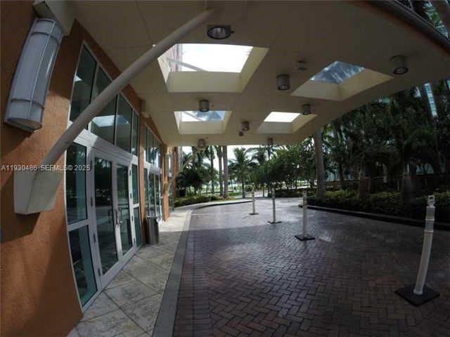 2001 Biscayne Blvd 2405, Miami, FL 33137