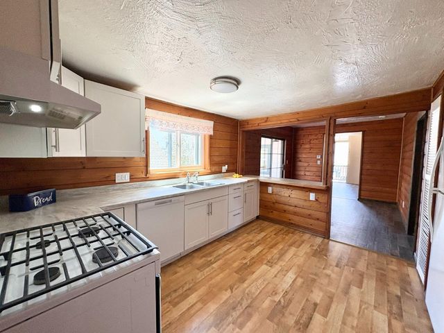 110 Church St, Jackson, CA 95642