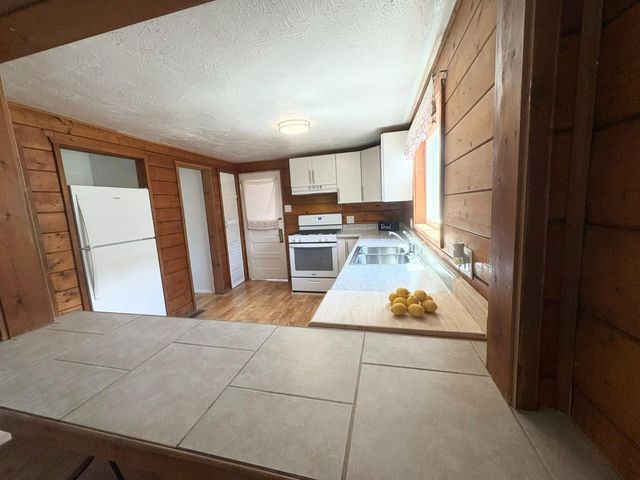 110 Church St, Jackson, CA 95642