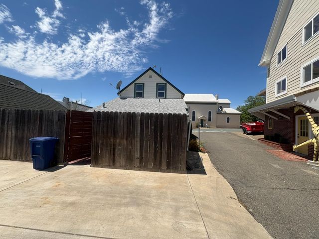110 Church St, Jackson, CA 95642