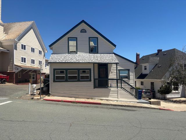 110 Church St, Jackson, CA 95642