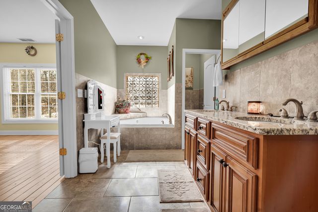 141 Shadow Walk Drive, Mount Airy, GA 30563