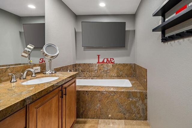 13 Pine Valley Drive, Rancho Mirage, CA 92270