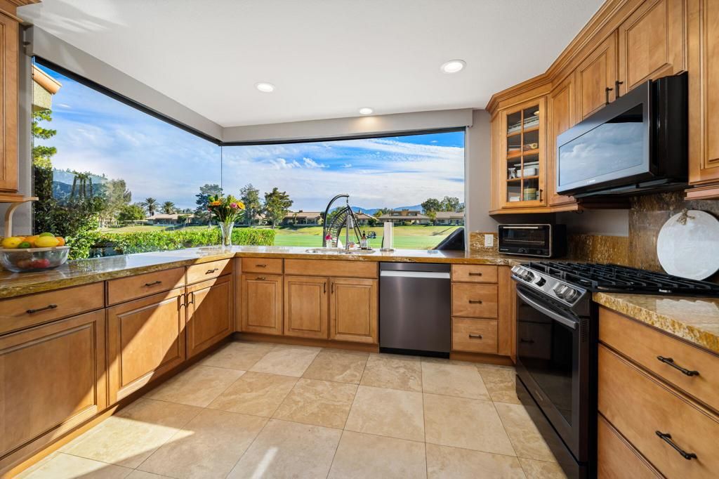 13 Pine Valley Drive, Rancho Mirage, CA 92270