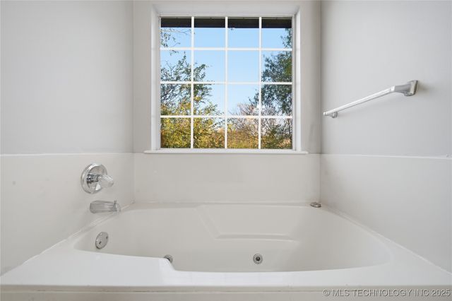 9252 S 88th East Place, Tulsa, OK 74133