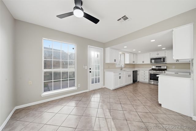 9252 S 88th East Place, Tulsa, OK 74133