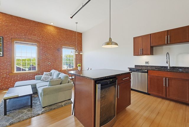 1511 Main Street CPH9, Worcester, MA 01603