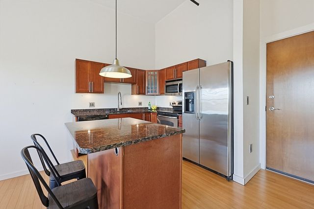 1511 Main Street CPH9, Worcester, MA 01603