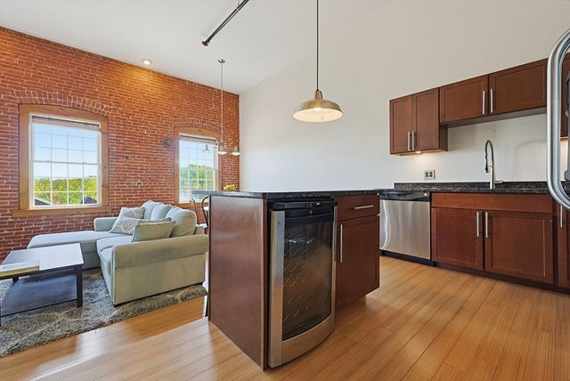 1511 Main Street CPH9, Worcester, MA 01603