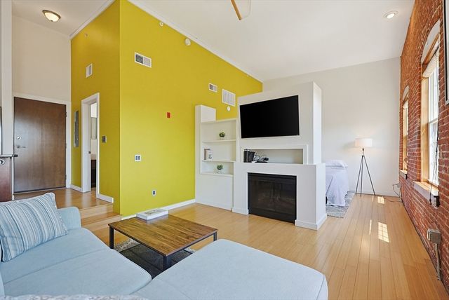 1511 Main Street CPH9, Worcester, MA 01603