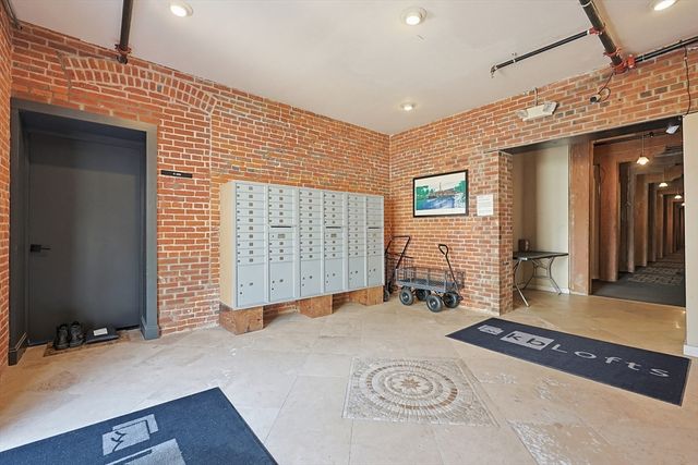 1511 Main Street CPH9, Worcester, MA 01603