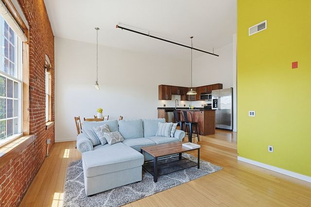 1511 Main Street CPH9, Worcester, MA 01603