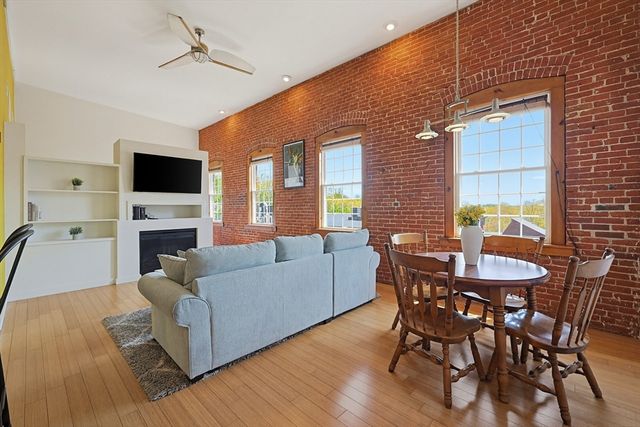 1511 Main Street CPH9, Worcester, MA 01603