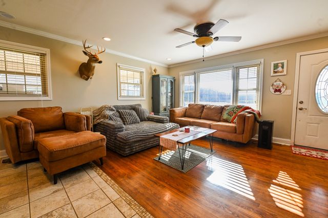 7279 Pinhook Pike, Collinwood, TN 38450