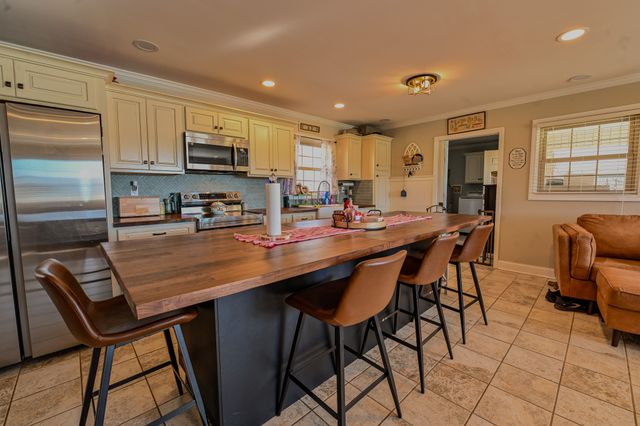 7279 Pinhook Pike, Collinwood, TN 38450