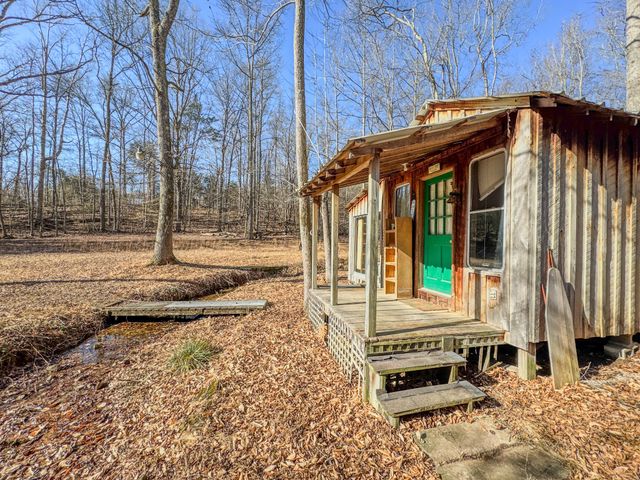 7279 Pinhook Pike, Collinwood, TN 38450