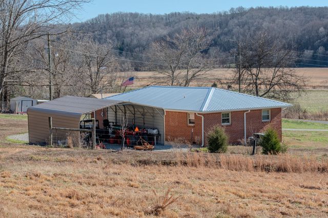 7279 Pinhook Pike, Collinwood, TN 38450