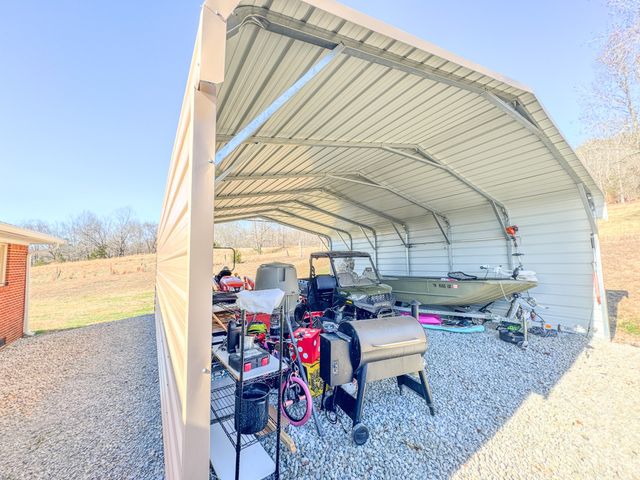 7279 Pinhook Pike, Collinwood, TN 38450