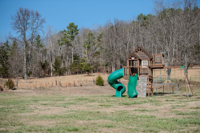 7279 Pinhook Pike, Collinwood, TN 38450