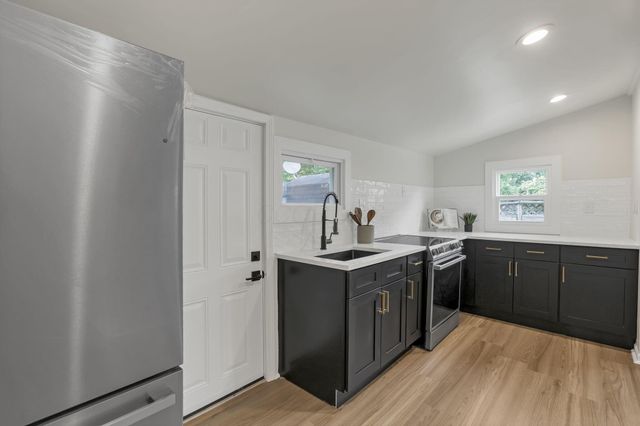 341 Highland Avenue, Buckeye Lake, OH 43008