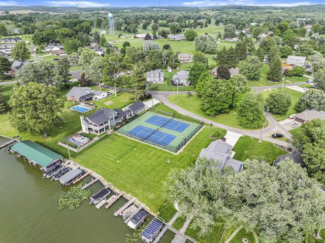 341 Highland Avenue, Buckeye Lake, OH 43008