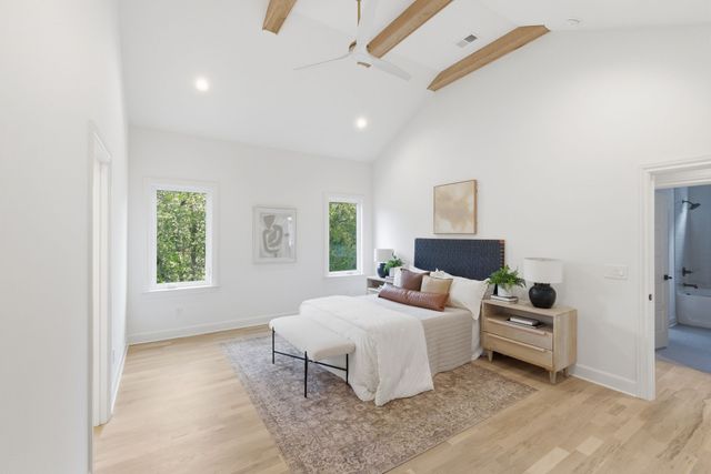 489A Sunliner Dr, Nashville, TN 37209