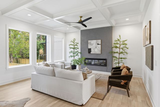 489A Sunliner Dr, Nashville, TN 37209