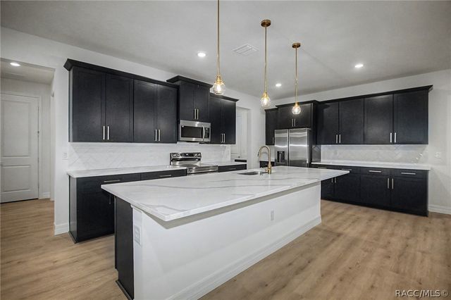 400 N Nashville Avenue, Hernando, FL 34442
