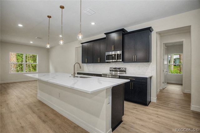 400 N Nashville Avenue, Hernando, FL 34442
