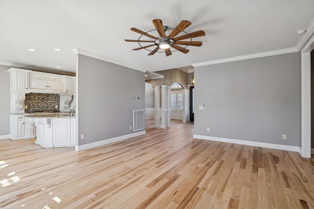 348 W Lee Etta Dr, Gallatin, TN 37066