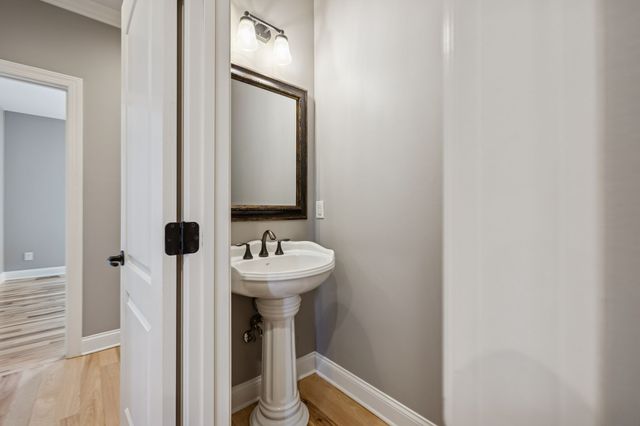 348 W Lee Etta Dr, Gallatin, TN 37066