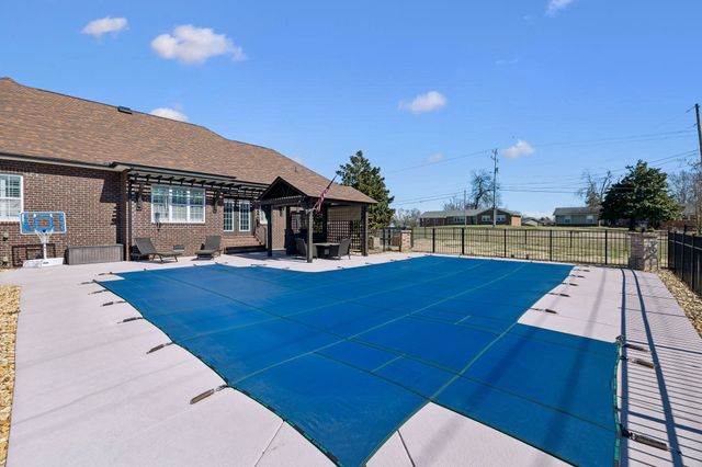 348 W Lee Etta Dr, Gallatin, TN 37066